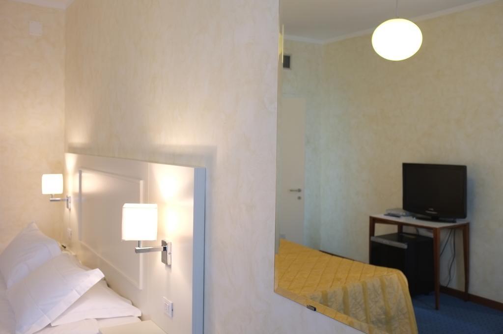 Hotel Della Citta Et De La Ville Forlì Rum bild