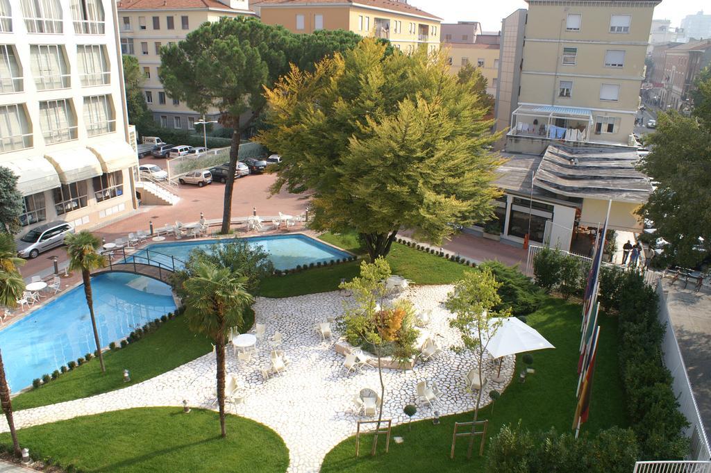 Hotel Della Citta Et De La Ville Forlì Exteriör bild